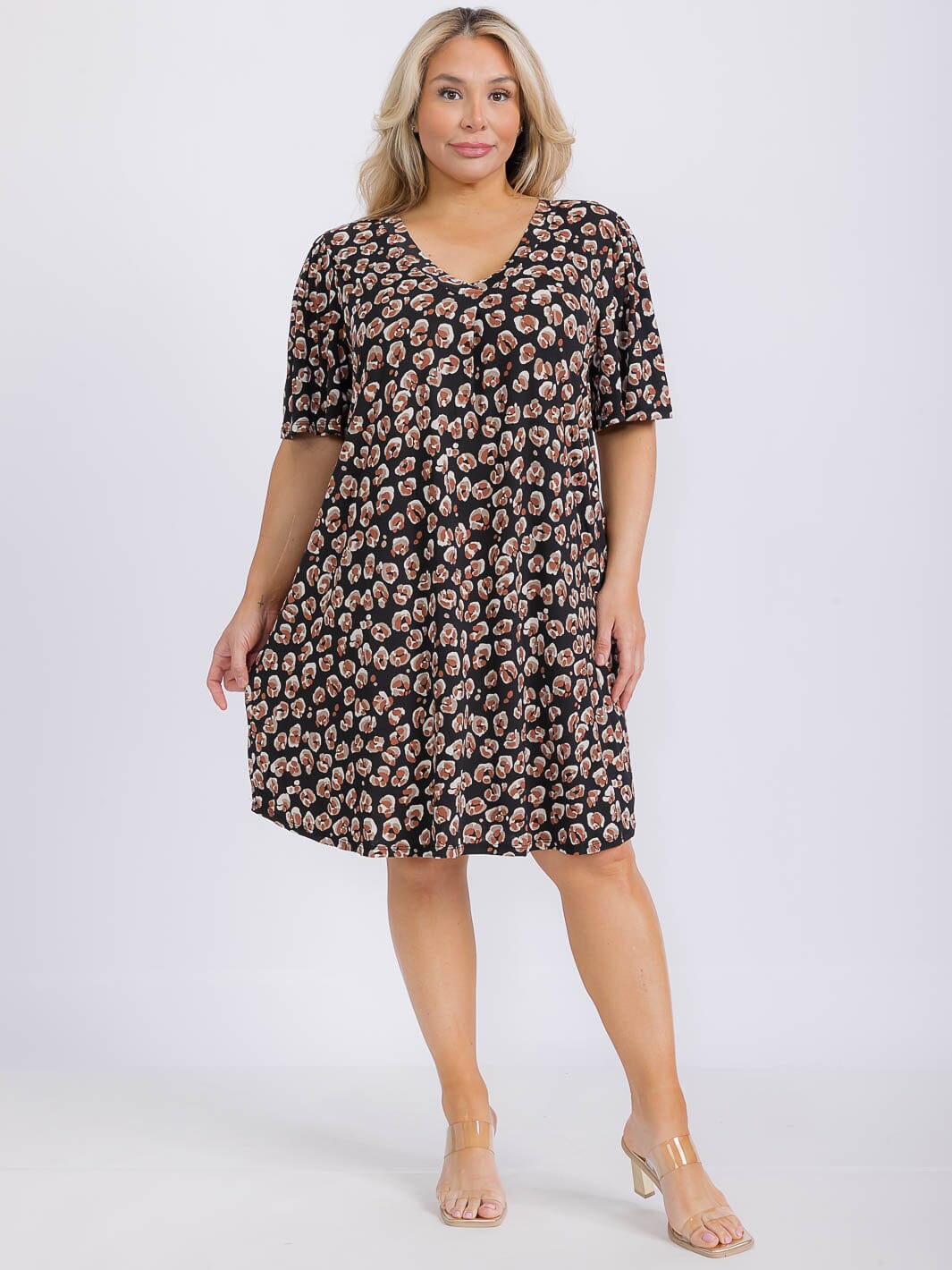 PLUS SIZE SHORT SLEEVE V-NECK FRONT POCKETS ANIMAL PRINT TUNIC MINI DRESS