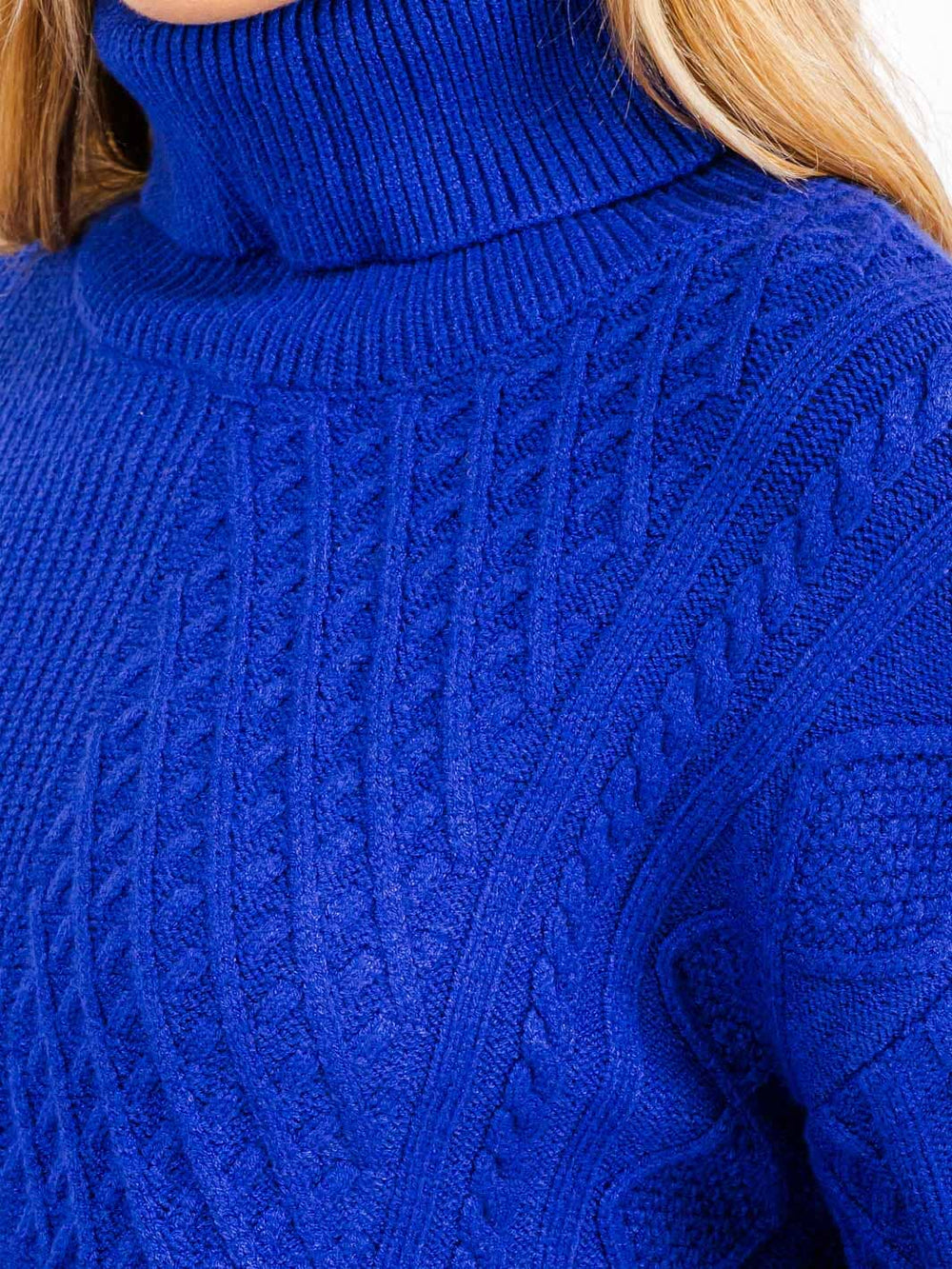 WOMEN'S LONG SLEEVE TURTLE NECK CABLE KNIT PULLOVER SWEATER