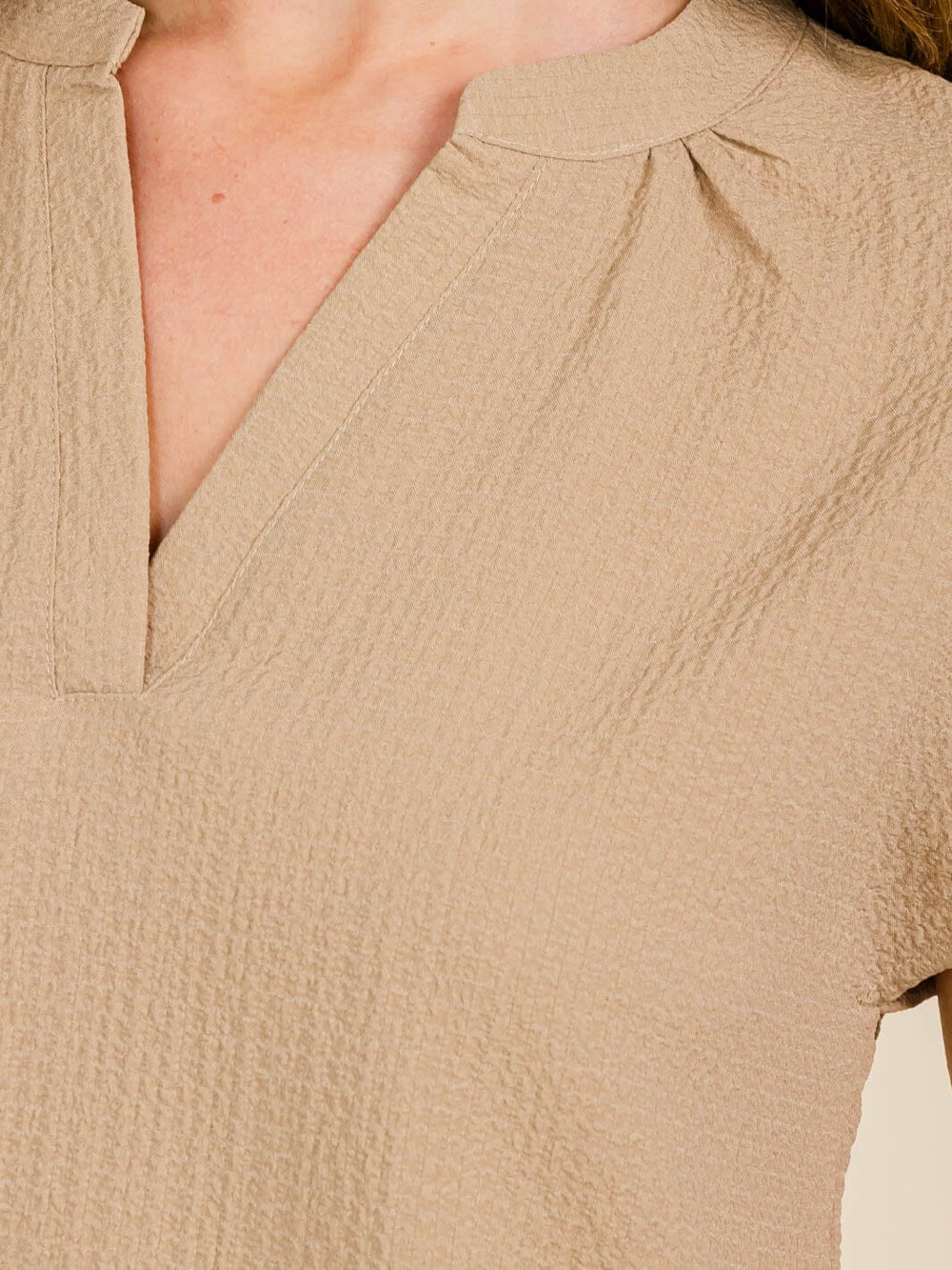 WOMEN'S SHORT SLEEVE V-NECK BLOUSE