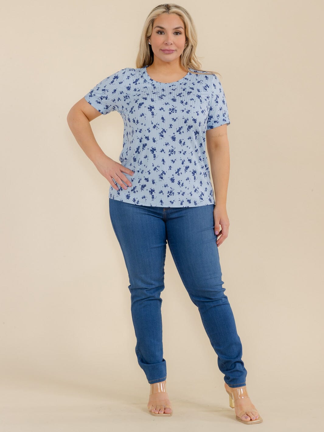 PLUS SIZE SHORT SLEEVE FLORAL TOP