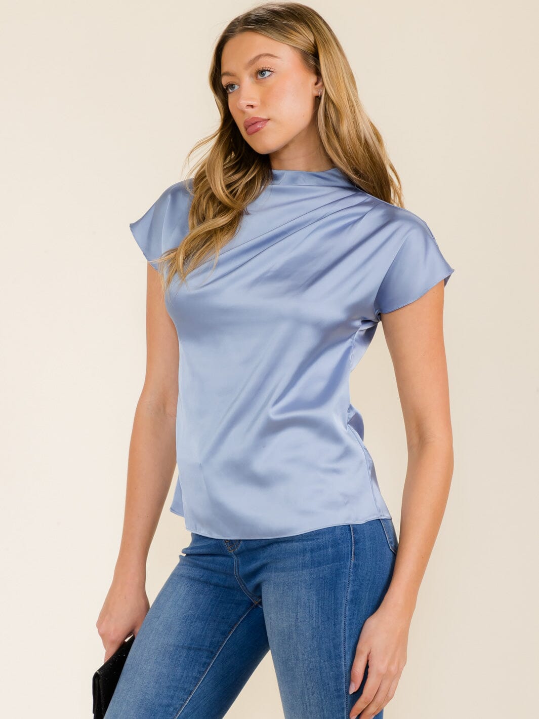 WOMEN'S SHORT SLEEVE FRONT DETAILED SATIN BLOUSE