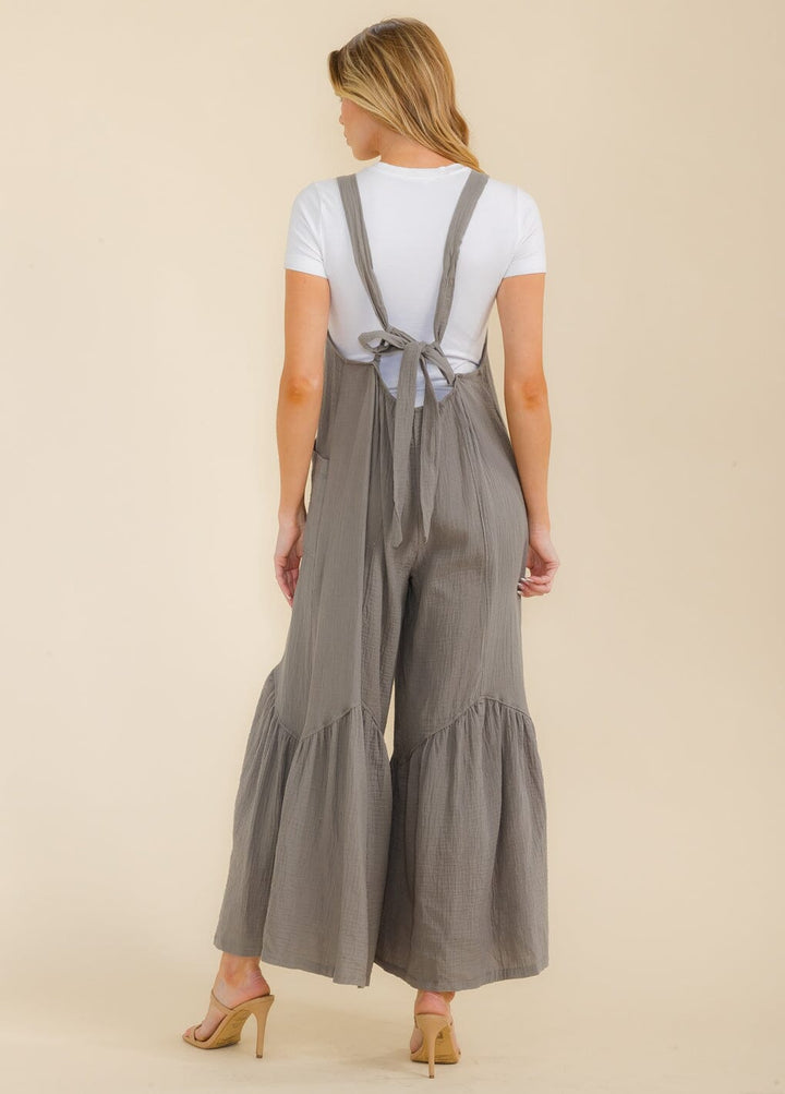 WOMEN'S SLEEVELESS OPEN BACK TIERED FRONT POCKETS WIDE LEG JUMPSUIT