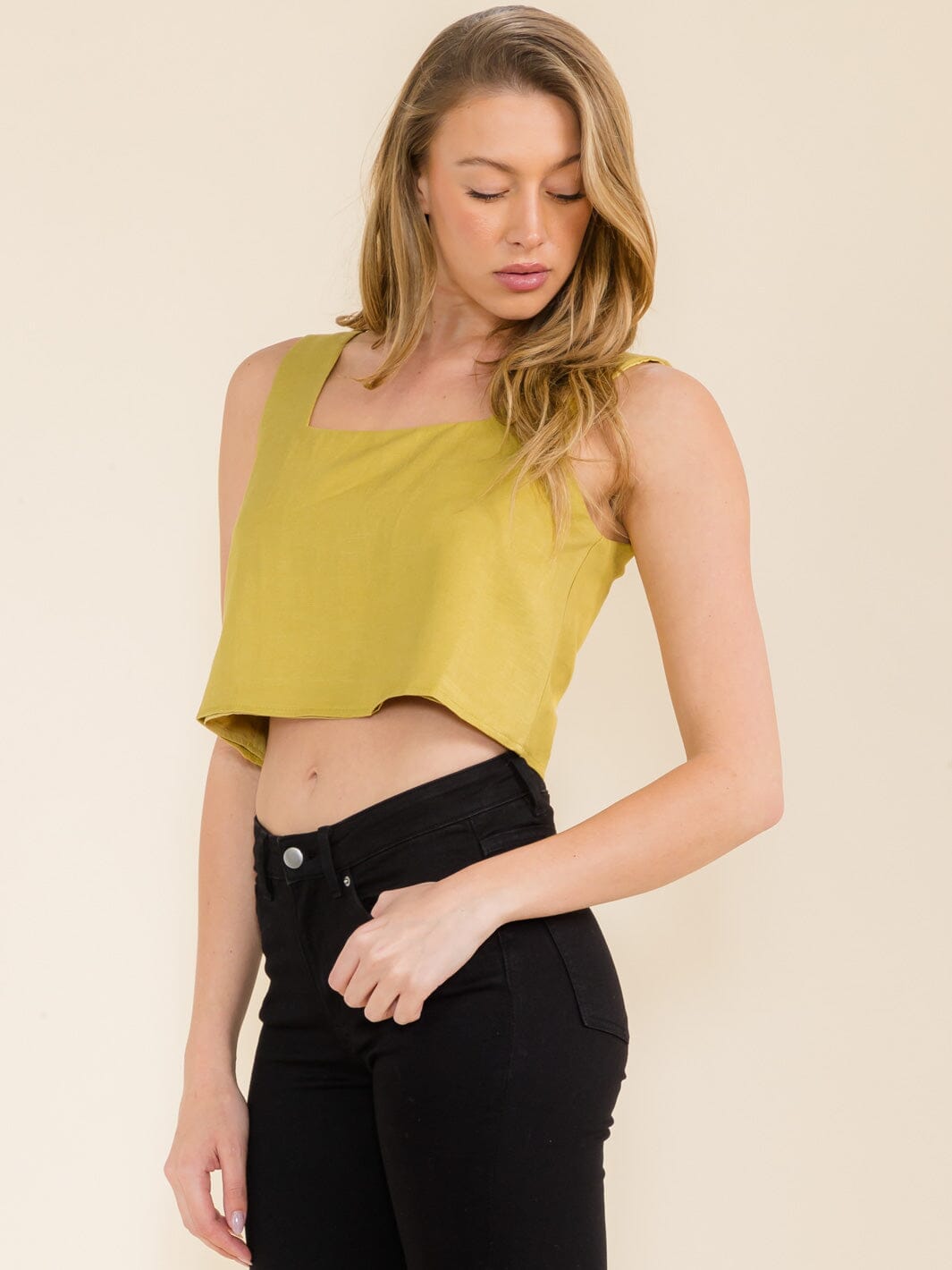 WOMEN'S SLEEVELESS SQUARE NECK CROP TANK TOP