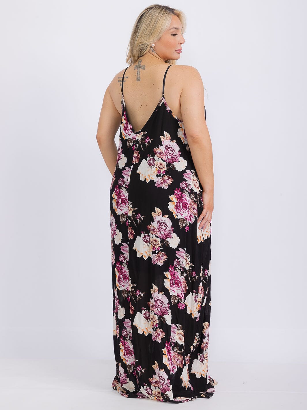 PLUS SIZE SLEEVELESS V-NECK FRONT POCKETS FLORAL MAXI DRESS