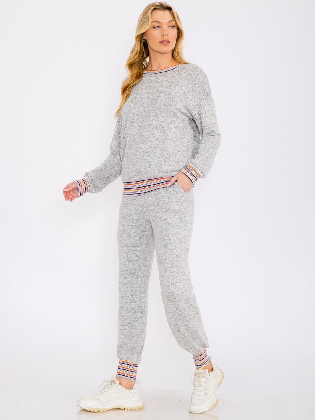 WOMEN'S LONG SLEEVE TOP & JOGGER LEG PANTS TRIM DETAILED 2PC. SET