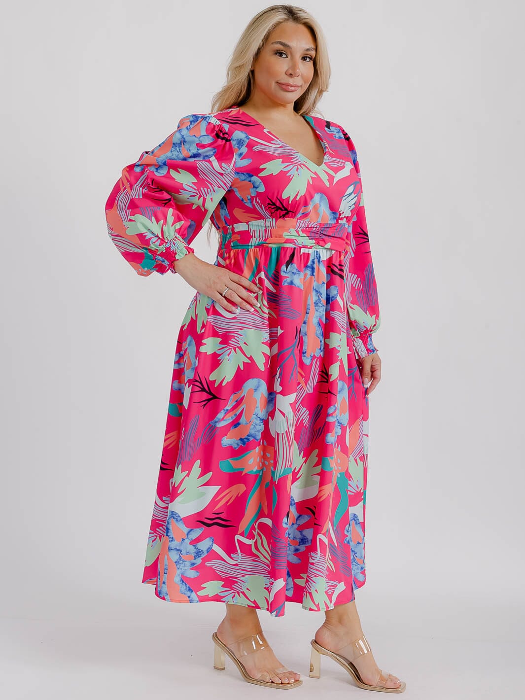 PLUS SIZE LONG SLEEVE V-NECK FLORAL MAXI DRESS