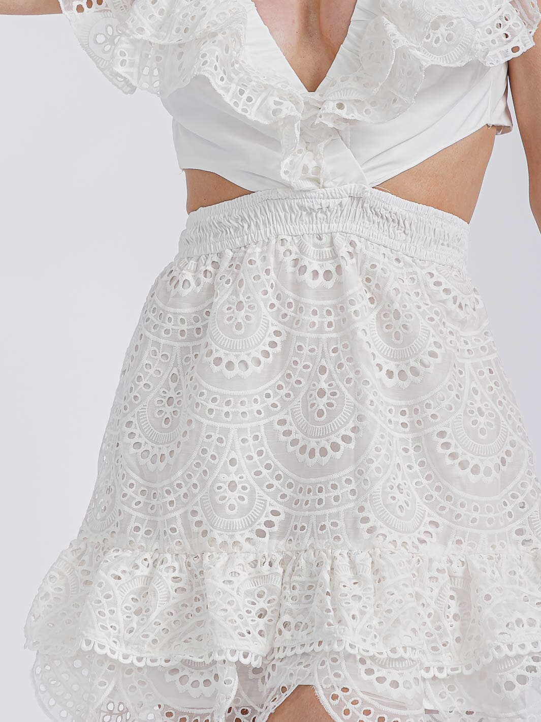 WOMEN'S RUFFLE SLEEVES CUT OUT BACK TIE EYELET MINI DRESS