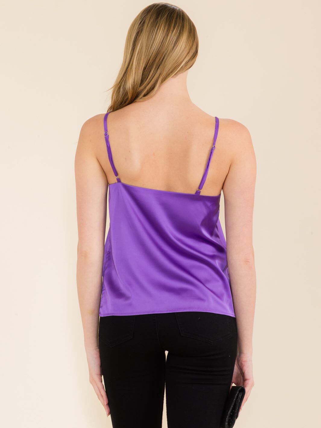 WOMEN'S SLEEVELESS PEARL TRIM DETAILED SATIN TANK TOP