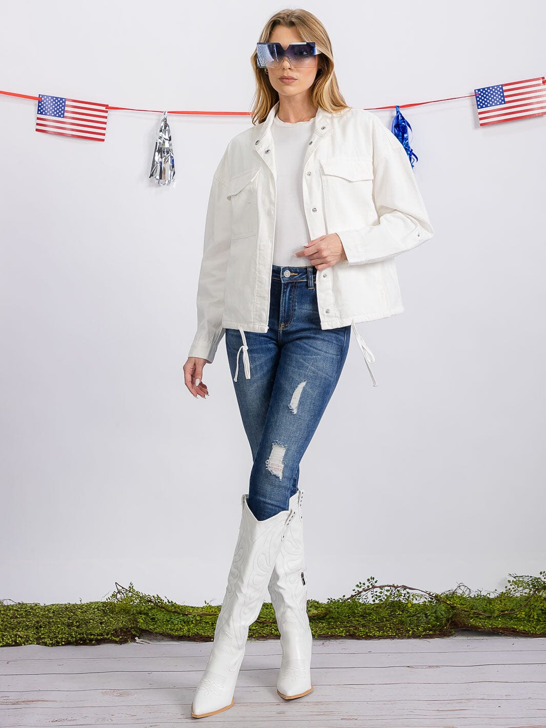 WOMEN'S LONG SLEEVE BUTTON CLOSURE FRONT POCKETS DENIM JACKET