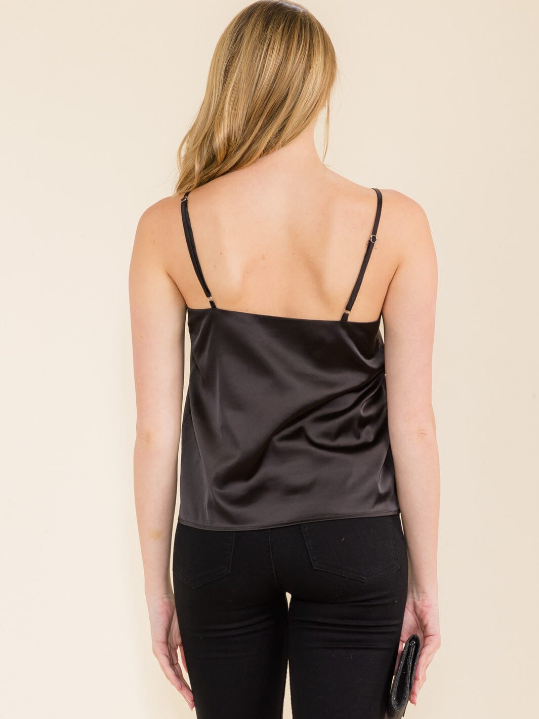 WOMEN'S SLEEVELESS PEARL TRIM DETAILED SATIN TANK TOP