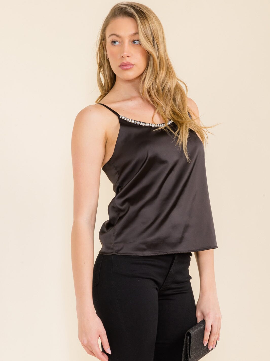 WOMEN'S SLEEVELESS PEARL TRIM DETAILED SATIN TANK TOP