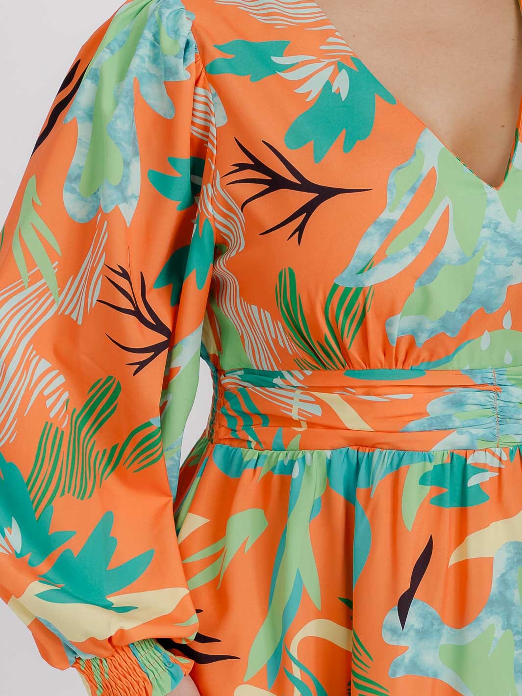 PLUS SIZE LONG SLEEVE V-NECK FLORAL MAXI DRESS