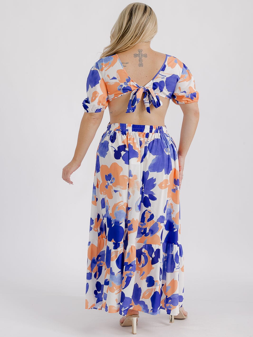 PLUS SIZE SHORT SLEEVE V-NECK CUT OUT SIDE SLIT FLORAL MAXI DRESS