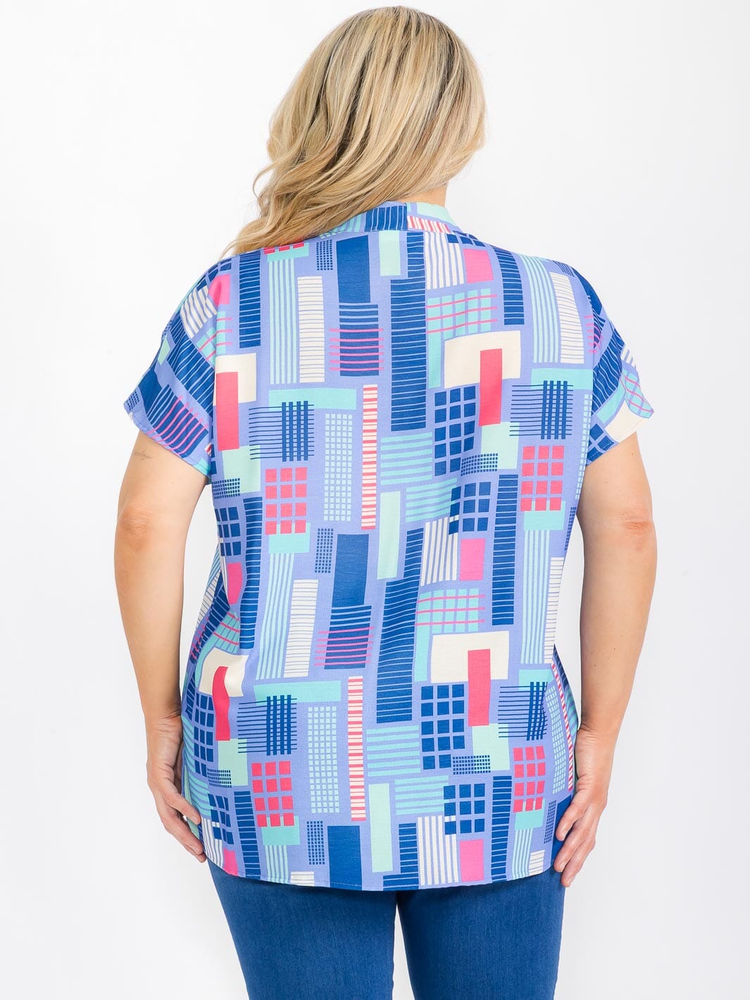 PLUS SIZE SHORT SLEEVE V-NECK MULTI PRINT TUNIC BLOUSE