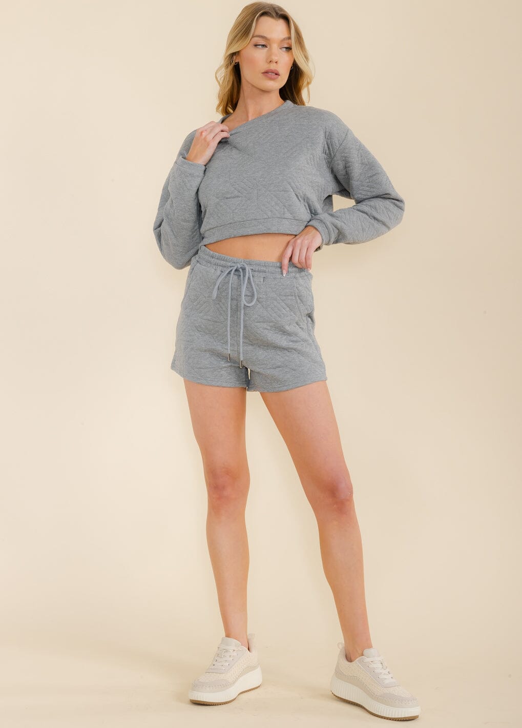 WOMEN'S LONG SLEEVE CROP TOP & ELASTIC WAIST SHORTS 2PC. SET
