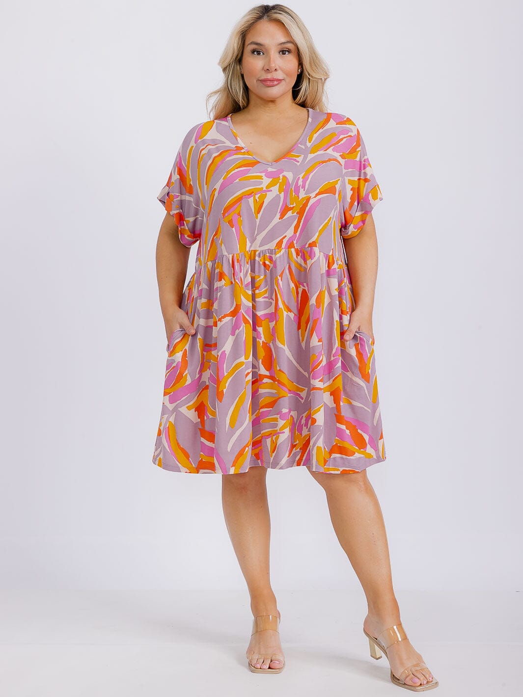 PLUS SIZE SHORT SLEEVE V-NECK MULTI PRINT FRONT POCKETS TUNIC MINI DRESS