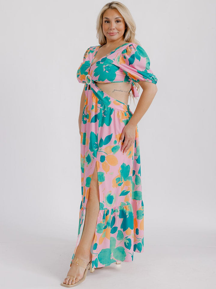 PLUS SIZE SHORT SLEEVE V-NECK CUT OUT SIDE SLIT FLORAL MAXI DRESS