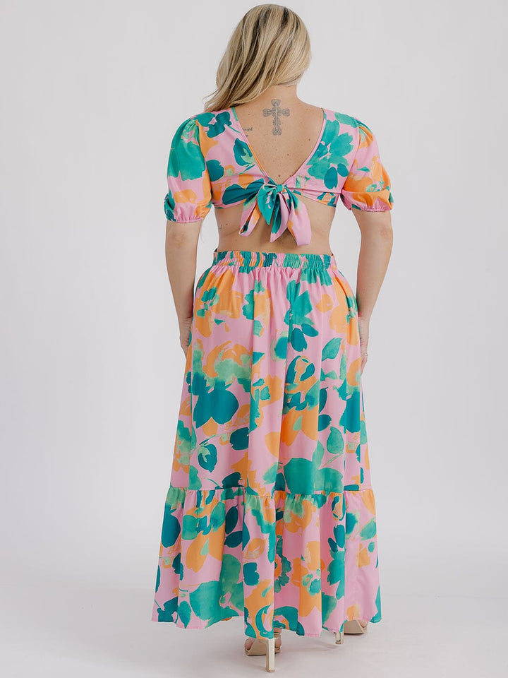 PLUS SIZE SHORT SLEEVE V-NECK CUT OUT SIDE SLIT FLORAL MAXI DRESS