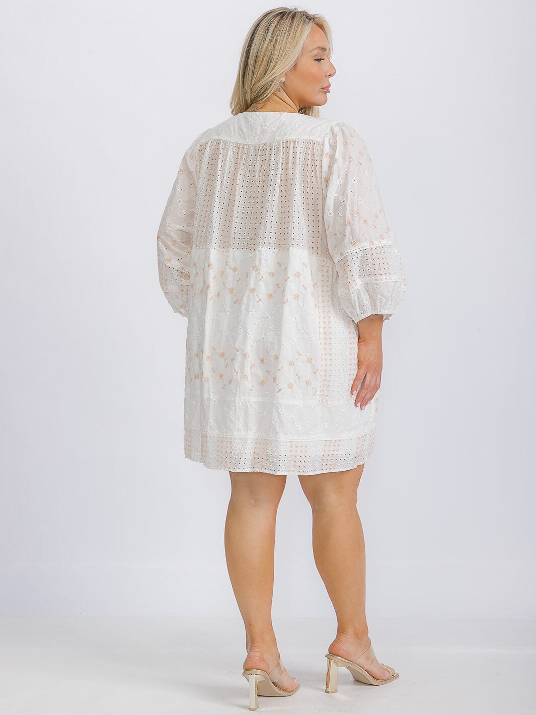 PLUS SIZE 3/4 SLEEVE V-NECK FRONT POCKETS EMBROIDERY EYELET TUNIC MINI DRESS
