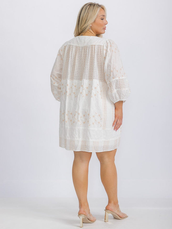 PLUS SIZE 3/4 SLEEVE V-NECK FRONT POCKETS EMBROIDERY EYELET TUNIC MINI DRESS