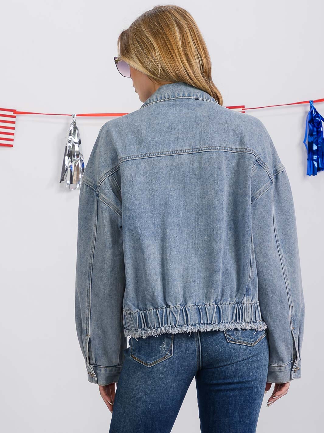 WOMEN'S LONG SLEEVE BUTTON CLOSURE FRONT POCKETS DENIM JACKET
