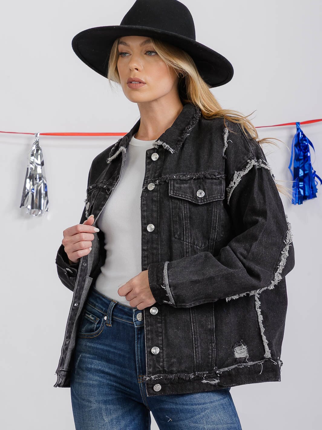 WOMEN'S LONG SLEEVE BUTTON CLOSURE FRONT POCKETS DISTRESS DENIM JACKET