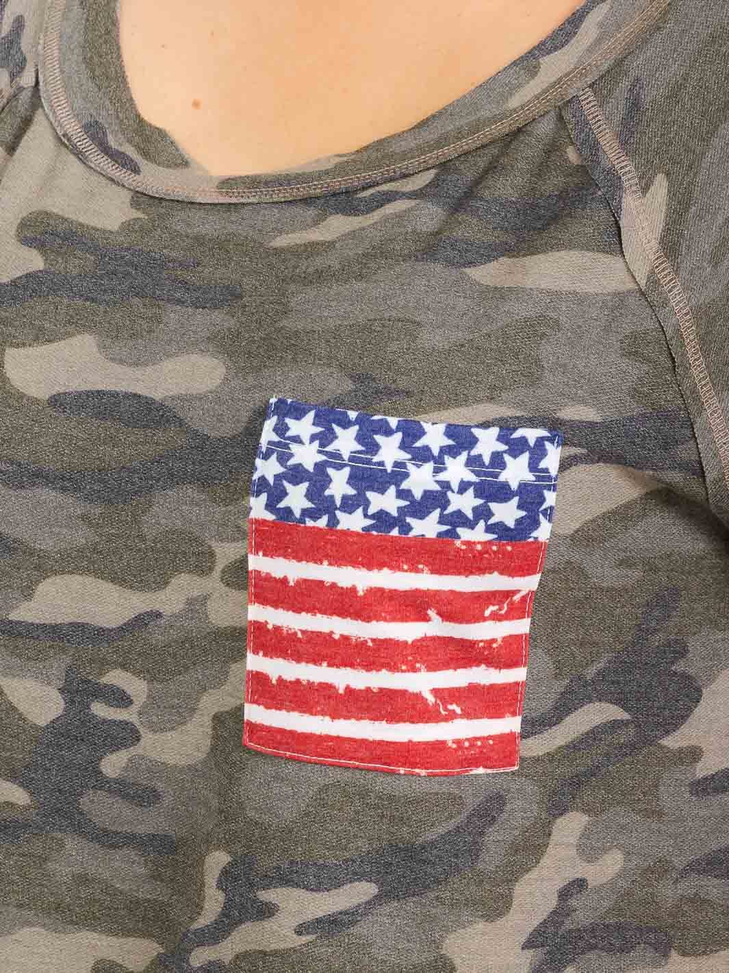 PLUS SIZE SHORT SLEEVE V-NECK CAMOFLAG POCKET TOP