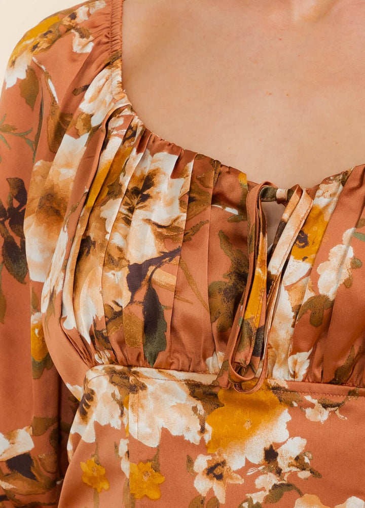 WOMEN'S SHORT SLEEVE SMOCK FLORAL BLOUSE