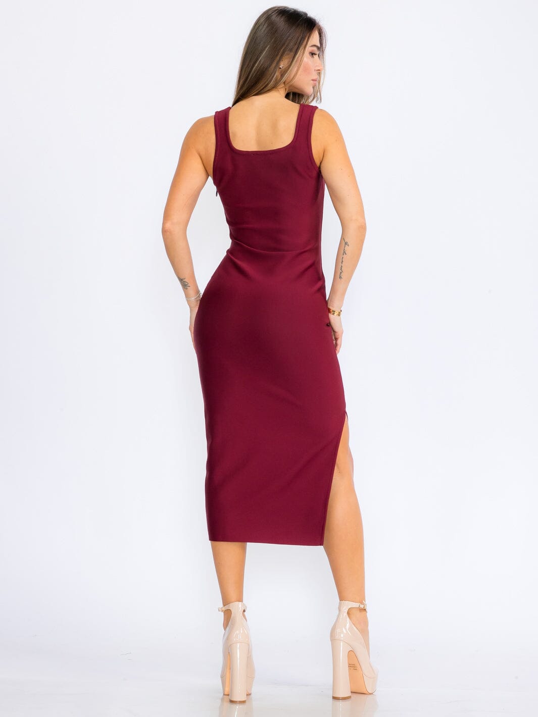 WOMEN'S SLEEVELESS SQUARE NECK SIDE SLIT BODYCON BANDAGE MIDI DRESS