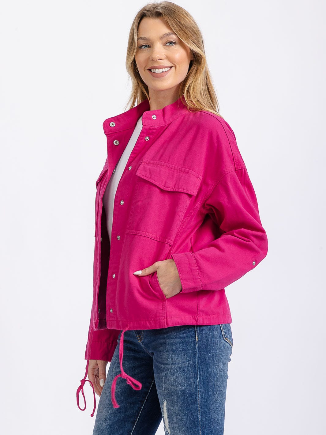 WOMEN'S LONG SLEEVE BUTTON CLOSURE FRONT POCKETS DENIM JACKET