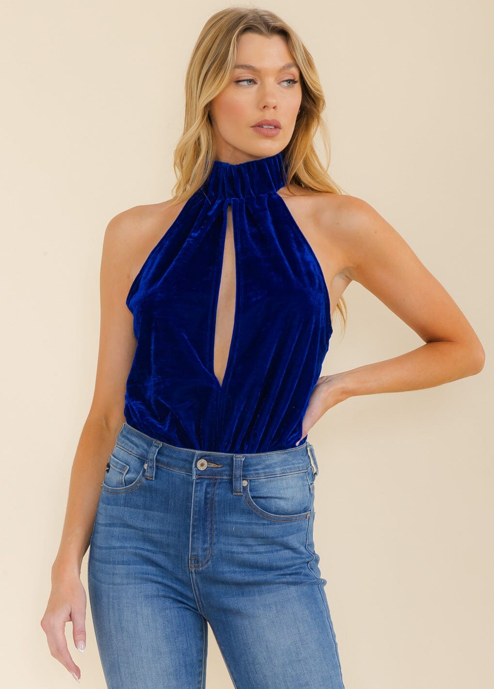 WOMEN'S SLEEVELESS HALTER NECK V-NECK VELVET OPEN BACK BODYSUIT