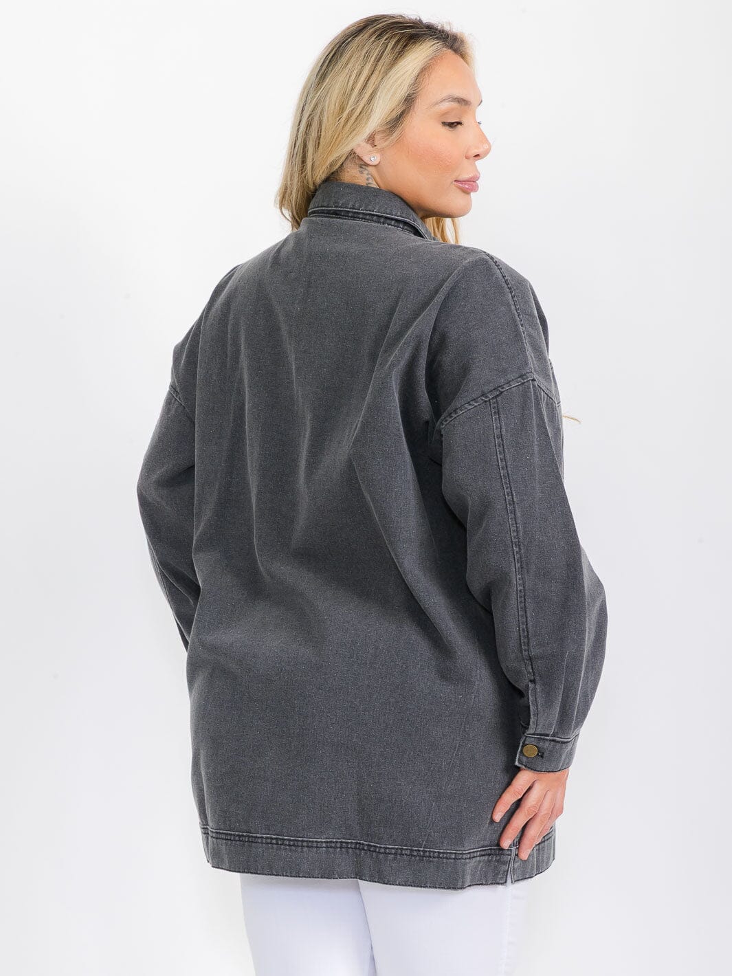 PLUS SIZE LONG SLEEVE BUTTON CLOSURE POCKETS DENIM JACKET