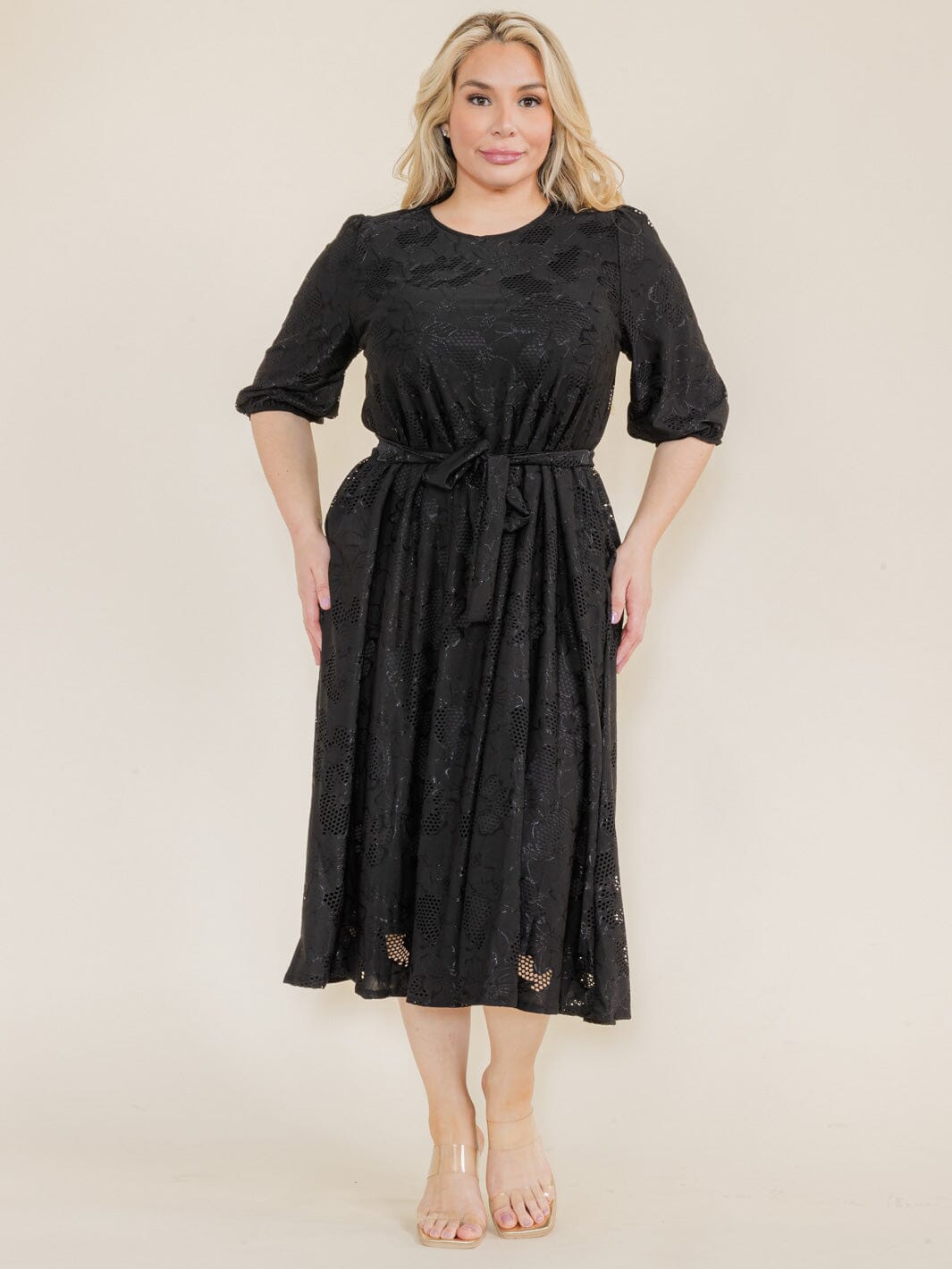 PLUS SIZE SHORT SLEEVE FLOWER EYELET DETAILED SELF TIE FRONT POCKETS MIDI DRESS