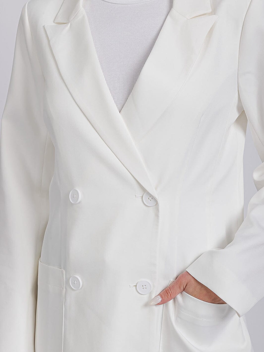WOMEN'S LONG SLEEVE BUTTON CLOSURE FRONT POCKETS BLAZER