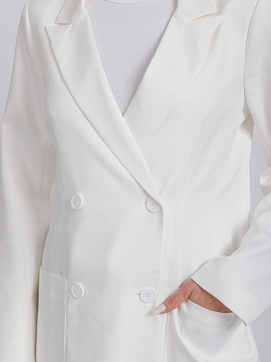 WOMEN'S LONG SLEEVE BUTTON CLOSURE FRONT POCKETS BLAZER