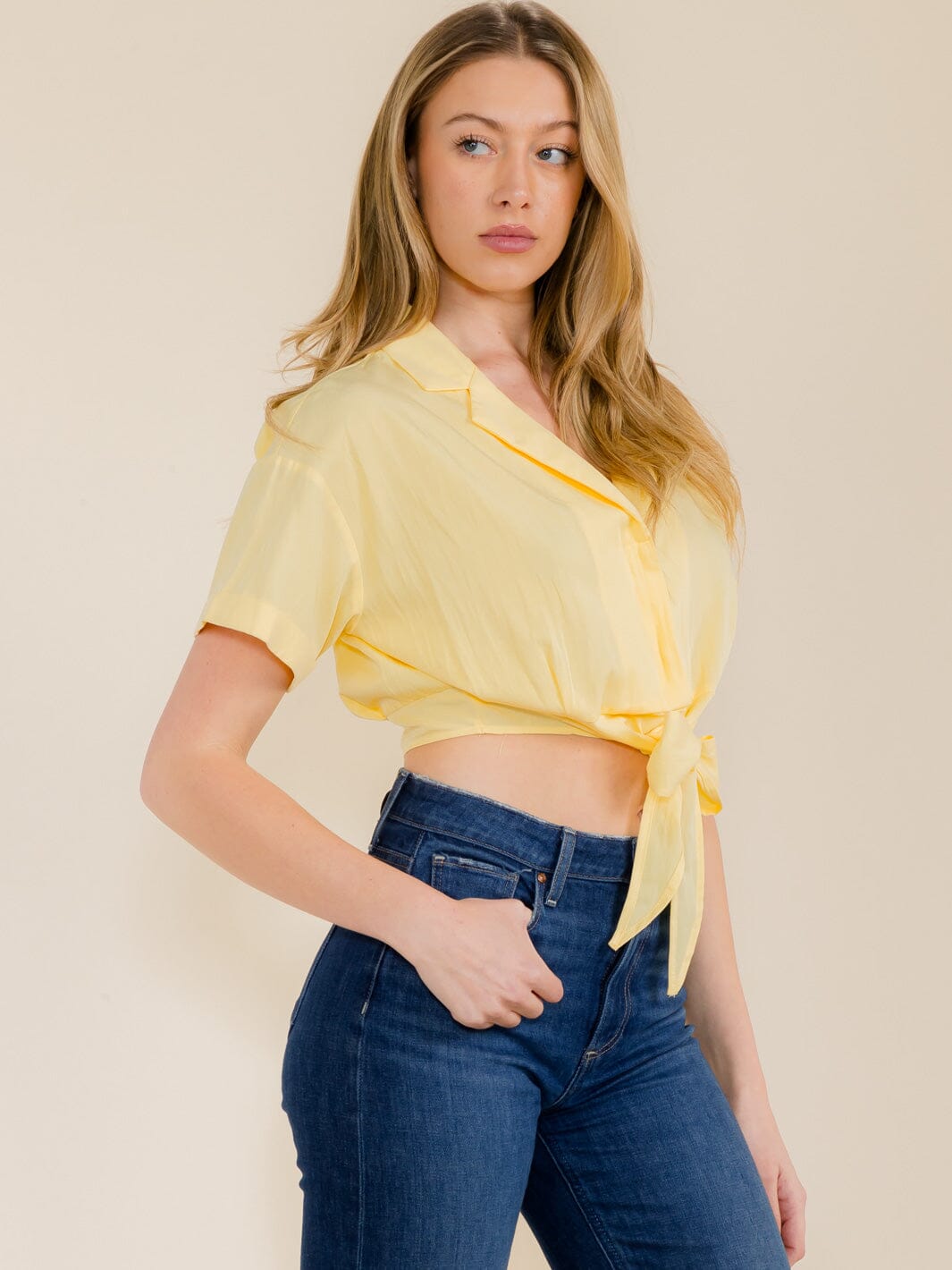 WOMEN'S SHORT SLEEVE BUTTON UP CROP TOP