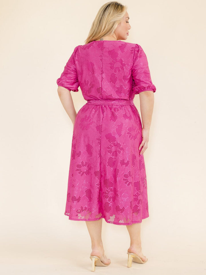 PLUS SIZE SHORT SLEEVE FLOWER EYELET DETAILED SELF TIE FRONT POCKETS MIDI DRESS