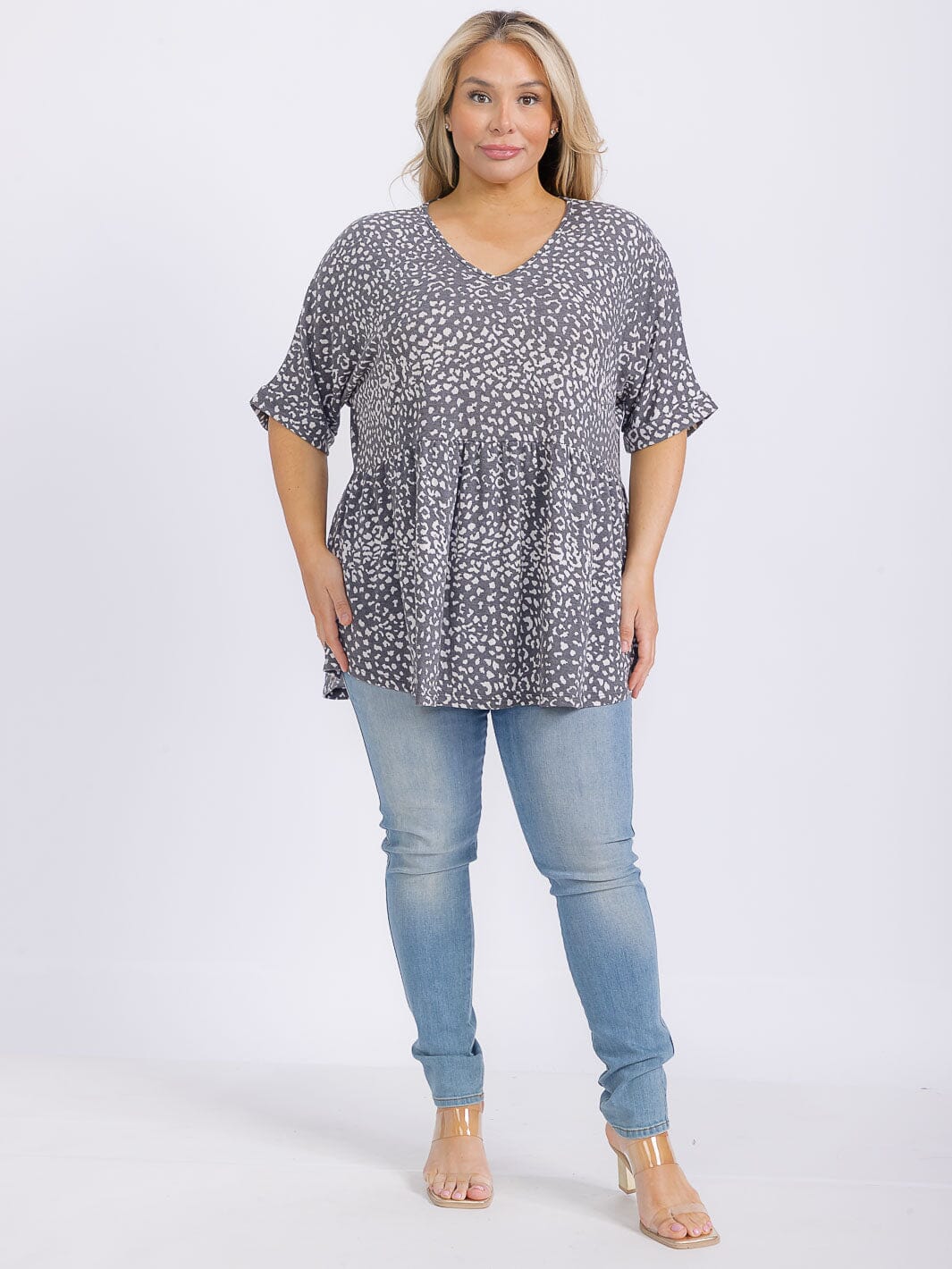 PLUS SIZE SHORT SLEEVE V-NECK ANIMAL PRINT BLOUSE