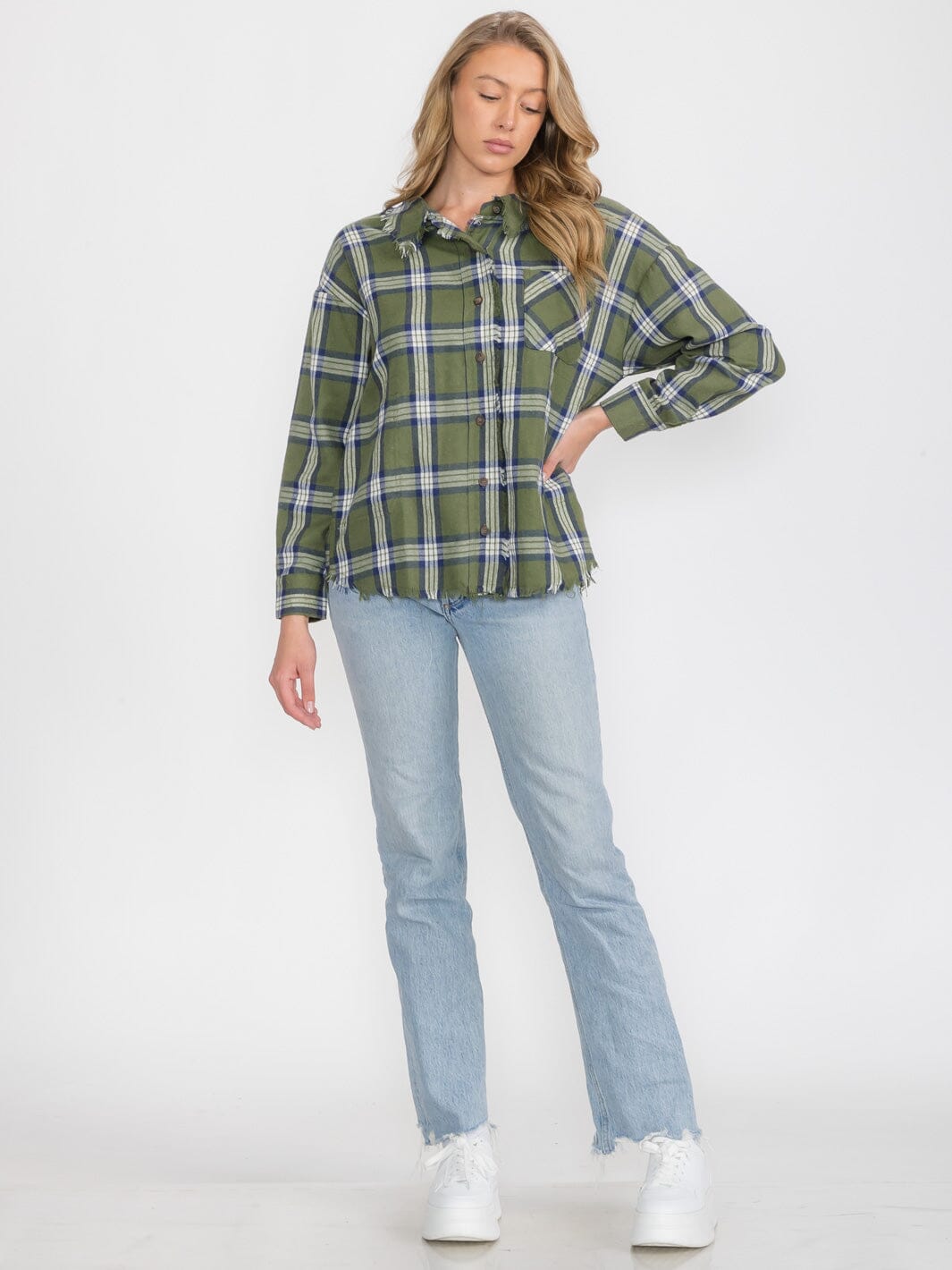 WOMEN'S LONG SLEEVE BUTTON UP FRONT POCKET RAW EDGE PLAID SHIRT