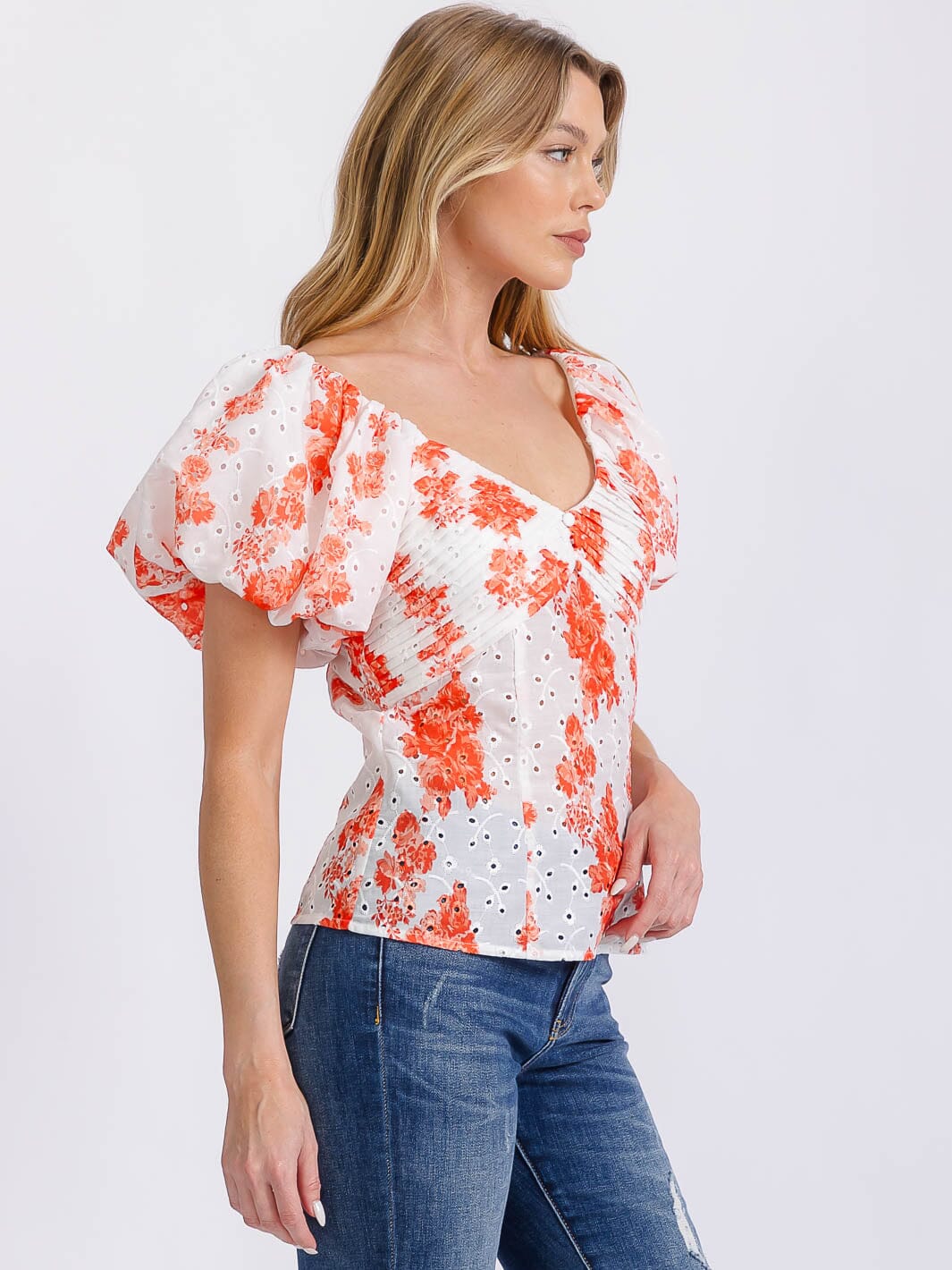 WOMEN'S SHORT PUFF SLEEVE V-NECK EYELET FLORAL BLOUSE
