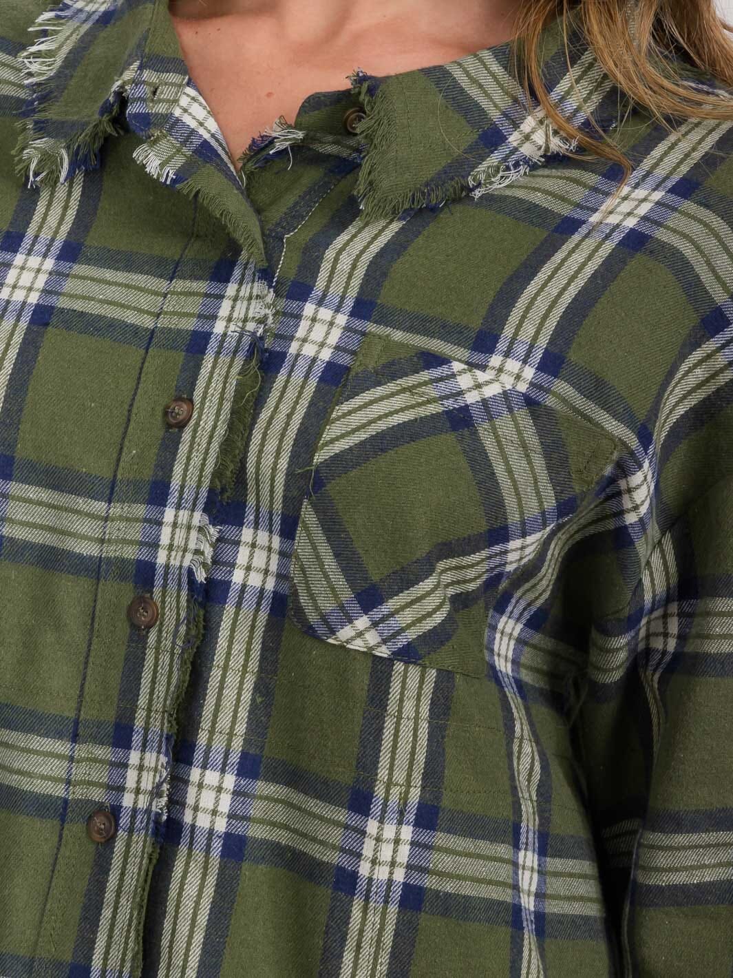 WOMEN'S LONG SLEEVE BUTTON UP FRONT POCKET RAW EDGE PLAID SHIRT