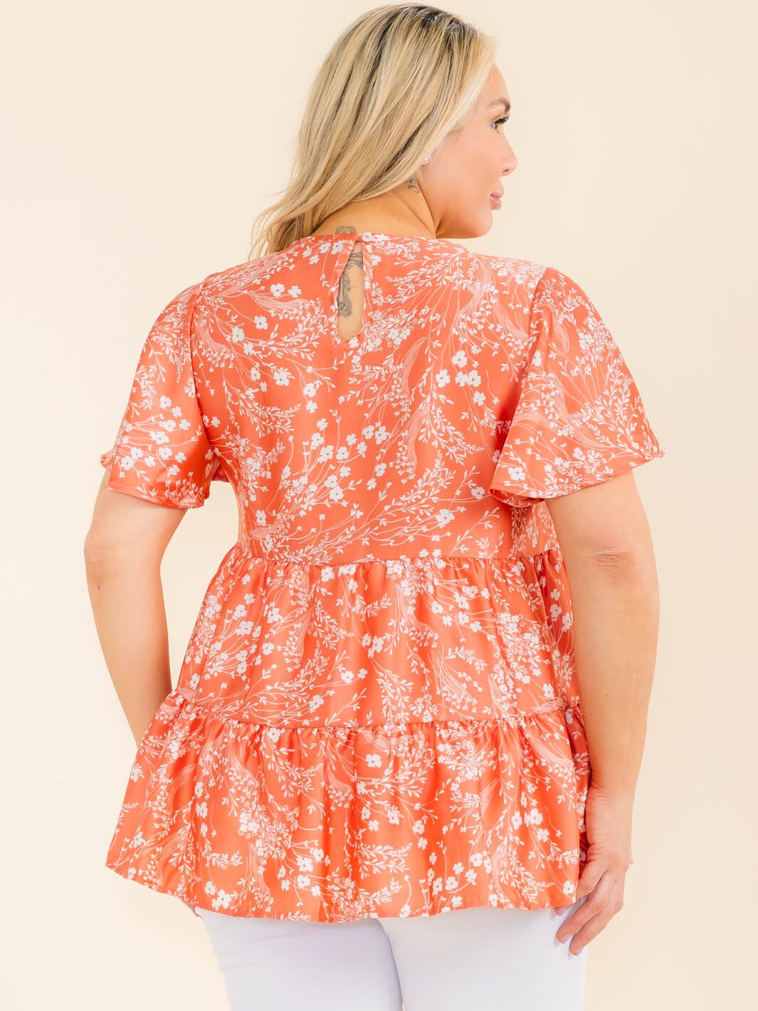PLUS SIZE SHORT SLEEVE TIERED FLORAL PRINT TUNIC BLOUSE