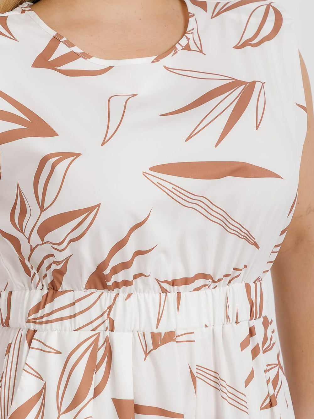 PLUS SIZE SLEEVELESS ELASTIC WAIST FRONT POCKETS LEAF PRINT WIDE LEG JUMPSUIT