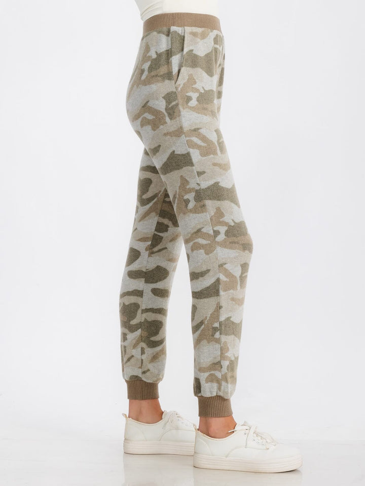 WOMEN'S ELASTIC WAIST FRONT POCKET CAMO PRINT FLEECE JOGGER SWEATPANTS