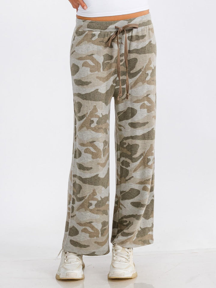 WOMEN'S ELASTIC WAIST FRONT POCKET CAMO PRINT FLEECE SWEATPANTS