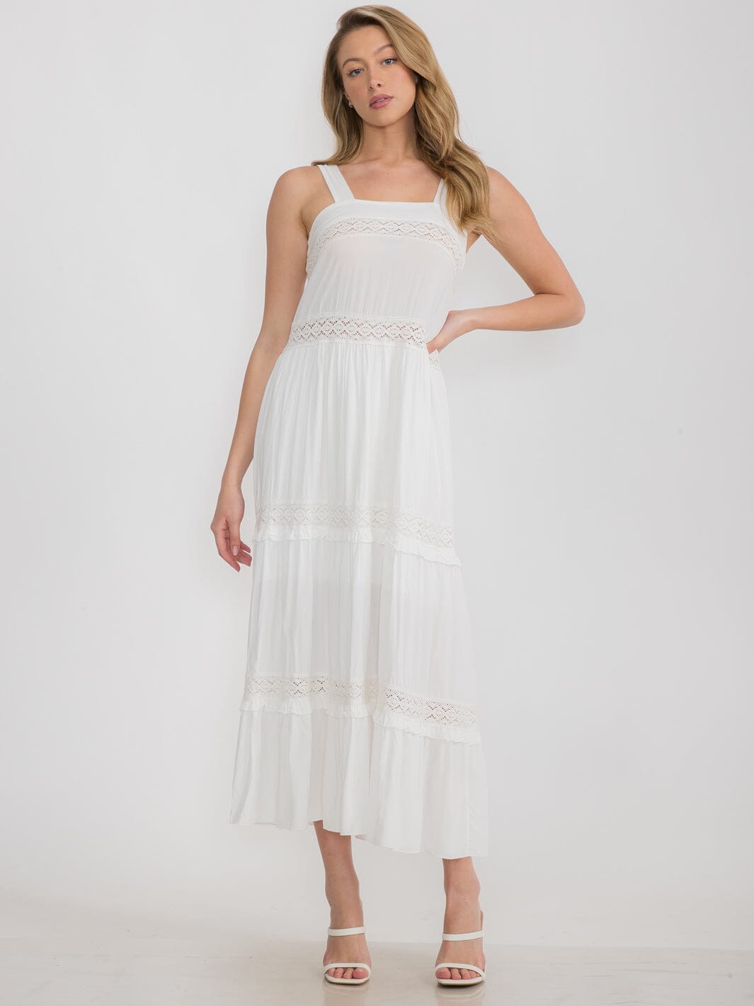 WOMEN'S SLEEVELESS TIERED CROCHET DETAILED MAXI DRESS