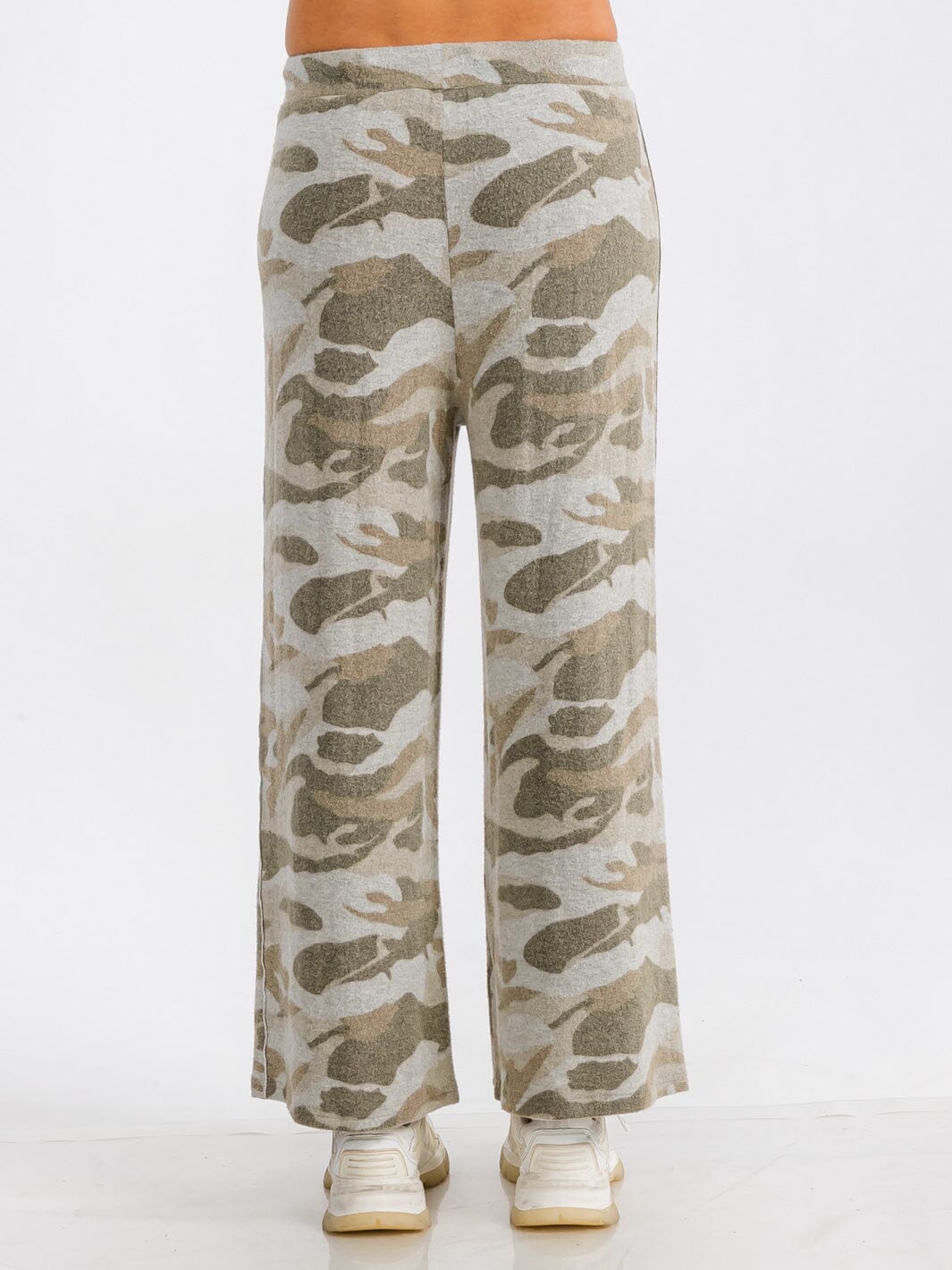 WOMEN'S ELASTIC WAIST FRONT POCKET CAMO PRINT FLEECE SWEATPANTS