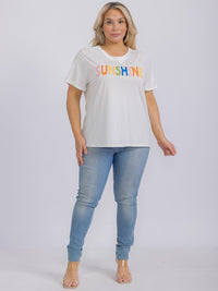 PLUS SIZE SHORT SLEEVE GRAPHIC TOP SUNSHINE
