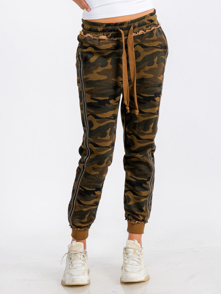 WOMEN'S ELASTIC WAIST FRONT POCKET CAMO PRINT JOGGER SWEATPANTS