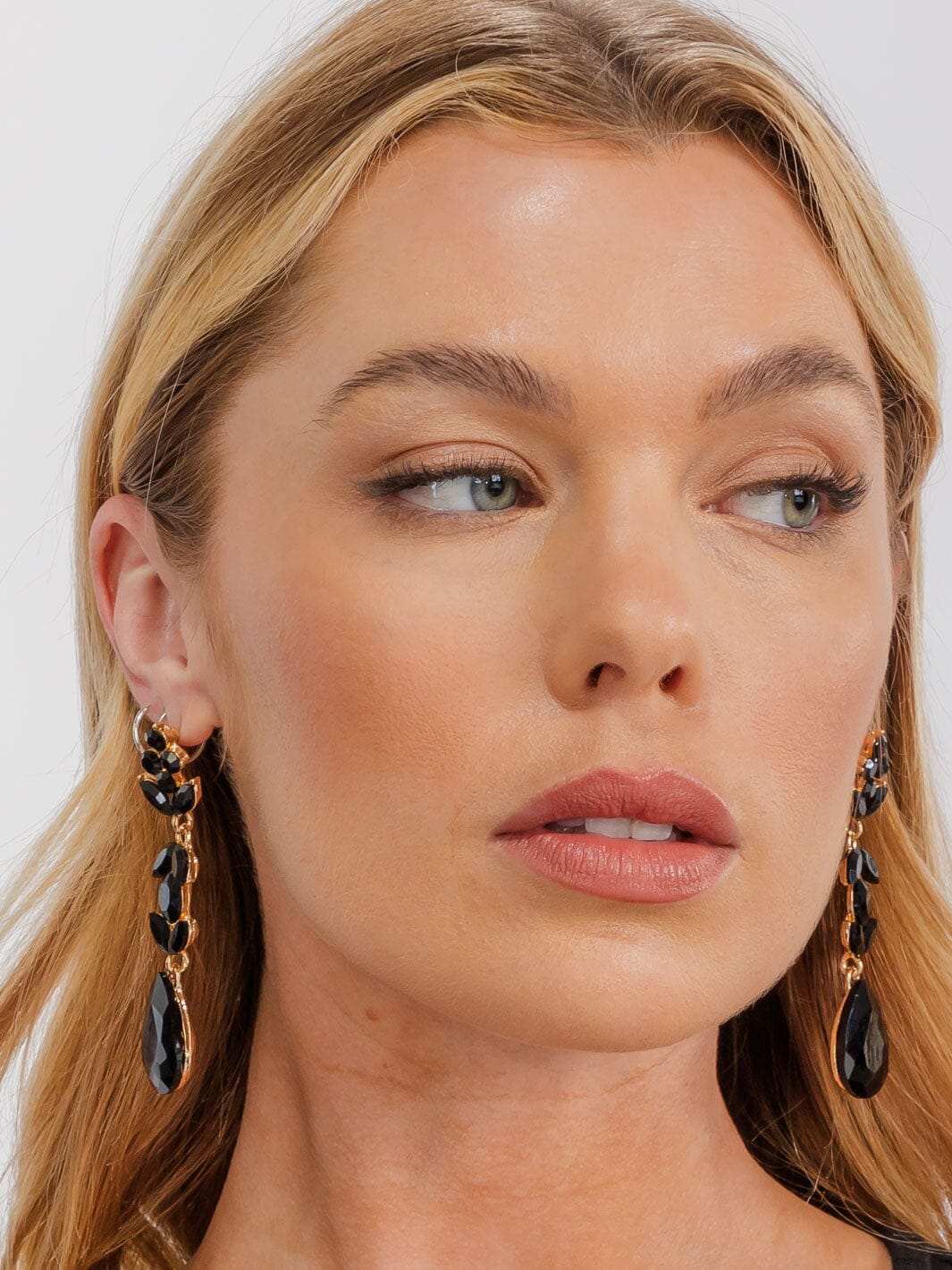 WOMEN'S GOLD & BLACK STONES EARRINGS